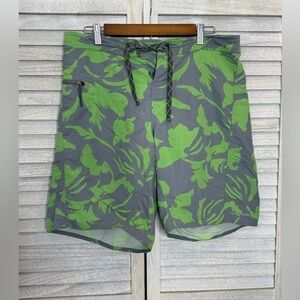 Patagonia Men’s Wavefarer Board Shorts Size 33